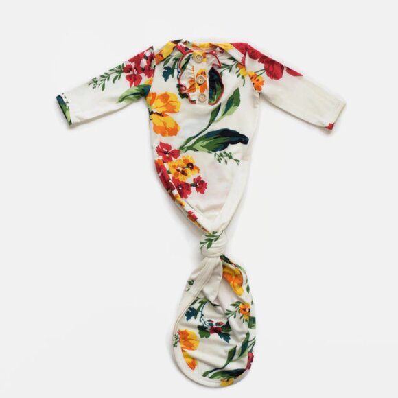 Baby girl knotted gown set - White floral - Newborn knot gown - Baby gown set - - Picture 5 of 6